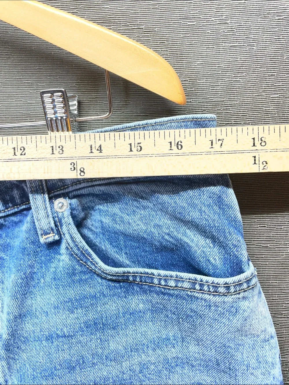 Banana Republic 90s relaxed Light Wash baggy Leg Jeans - Picture 4 of 9
